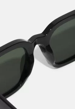 Pier One Unisex - Sunglasses - Black -Pier One Shop 0de6e30e771241968cab42a6006bf2f0