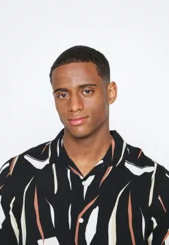 Pier One Contemporary Art Regular Resort- Shirt - Black -Pier One Shop 209c2b8fb1b54d8599c6f0e75d4a20f4