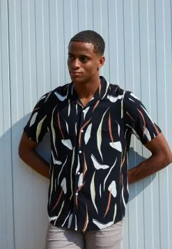 Pier One Contemporary Art Regular Resort- Shirt - Black -Pier One Shop 2d83ec63d164465989dae86a7aa08f89