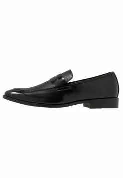 Pier One Smart Slip-Ons - Black