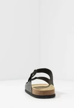 Pier One Unisex - Slippers - Black -Pier One Shop 6792cddf649c4c73afdf1fc19e95f07f