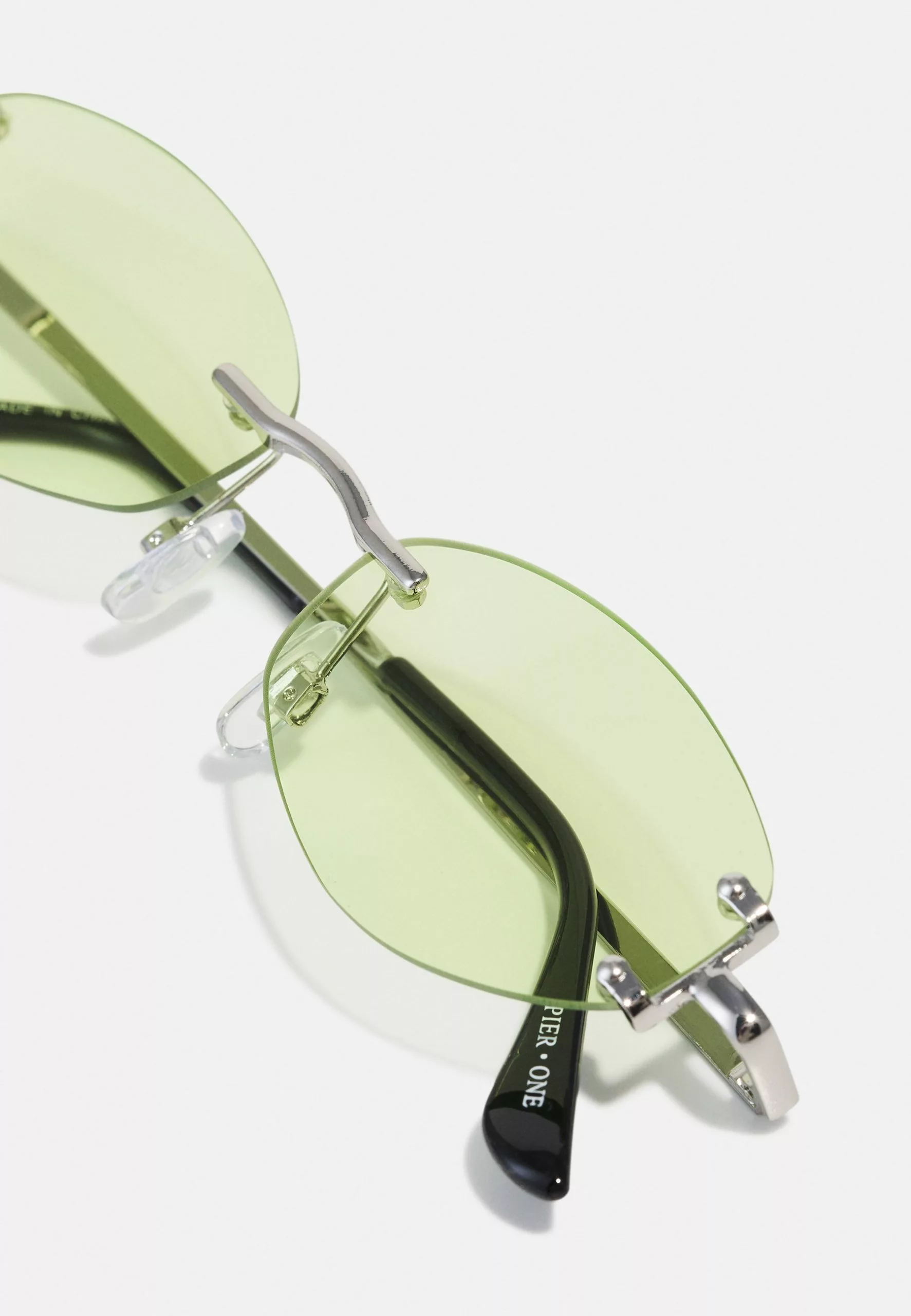 Pier One Unisex - Sunglasses -Green 3 Pier One Unisex - Sunglasses -Green - Image 3