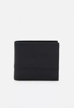 Pier One Wallet - Black