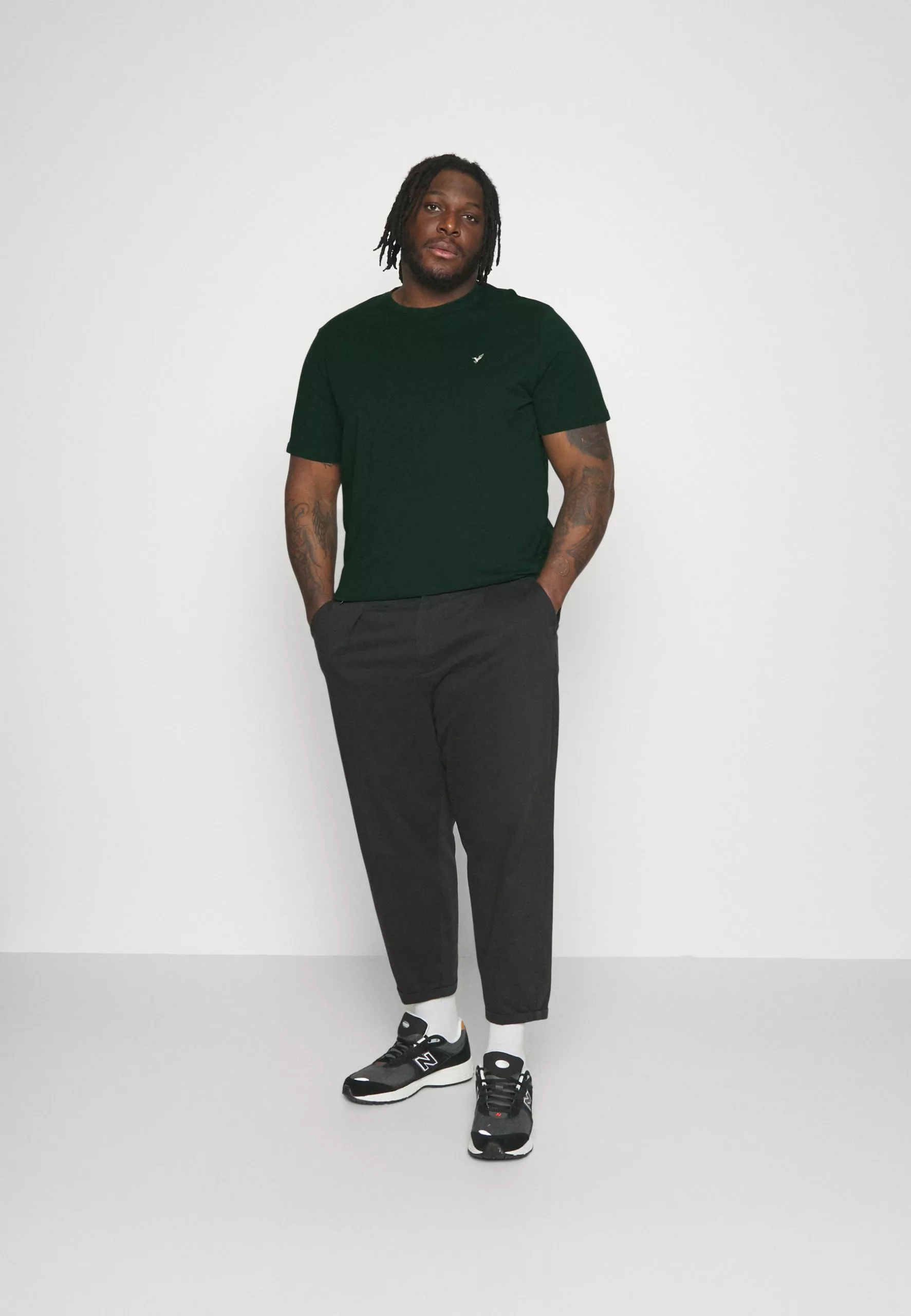 Pier One 5 Pack - Basic T-Shirt - Dark Green/Beige/Light Blue 1 Pier One 5 Pack - Basic T-Shirt - Dark Green/Beige/Light Blue