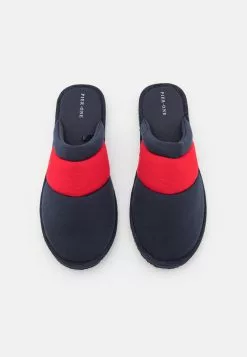 Pier One Unisex - Slippers - Dark Blue/Red 9 Pier One Unisex - Slippers - Dark Blue/Red -Pier One Shop 8af2b4cf7cb544169d42982a9f3ccda1