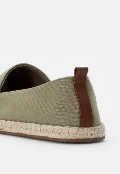 Pier One Rena Espadrille Unisex - Espadrilles - Olive -Pier One Shop 8b1ef3dce9d344a08d816af96a53324d