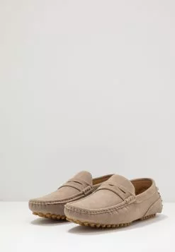 Pier One Unisex - Moccasins - Taupe 8 Pier One Unisex - Moccasins - Taupe -Pier One Shop 8db2ebcd0d58417e91782ba204cb2b61