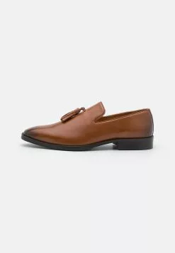 Pier One Slip-Ons - Cognac