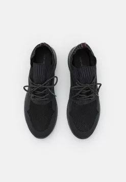 Pier One Trainers - Black -Pier One Shop 9b116cea09d744c9b0f8ba112133e171