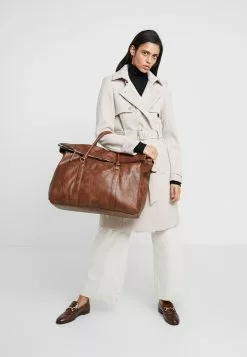 Pier One Unisex - Weekend Bag - Dark Brown 9 Pier One Unisex - Weekend Bag - Dark Brown -Pier One Shop 9b2ee97528e947e1a448b265757b5050