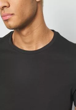 Pier One 7 Pack - Basic T-Shirt - Black -Pier One Shop 9ff1310308384925af8ab3297a7ee42a