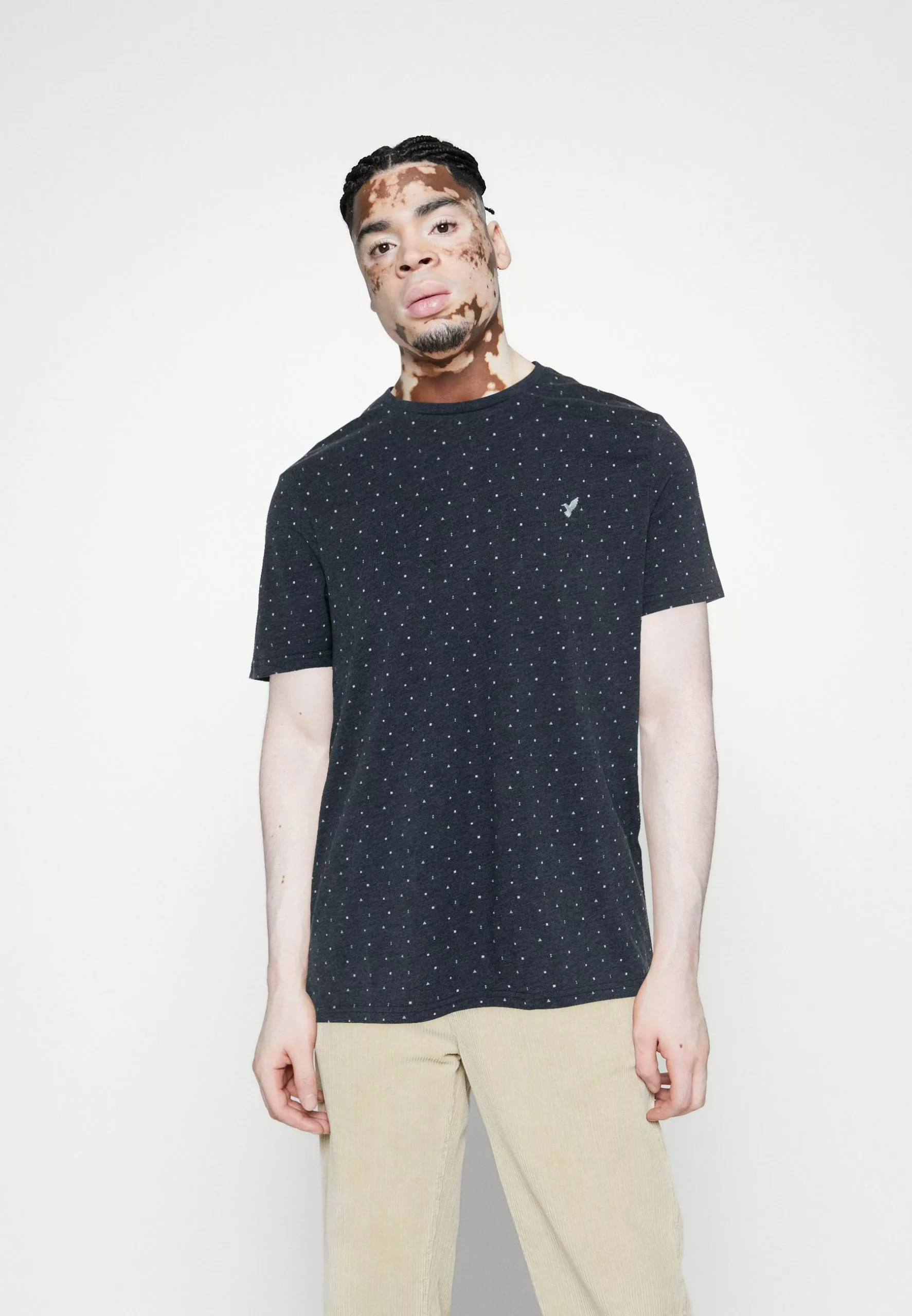 Pier One 5 Pack - Basic T-Shirt - Dark Blue/White/Red 2 Pier One 5 Pack - Basic T-Shirt - Dark Blue/White/Red - Image 2