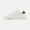 Pier One Trainers - White