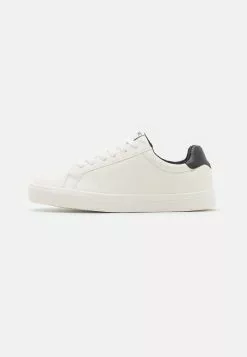 Pier One Trainers - White