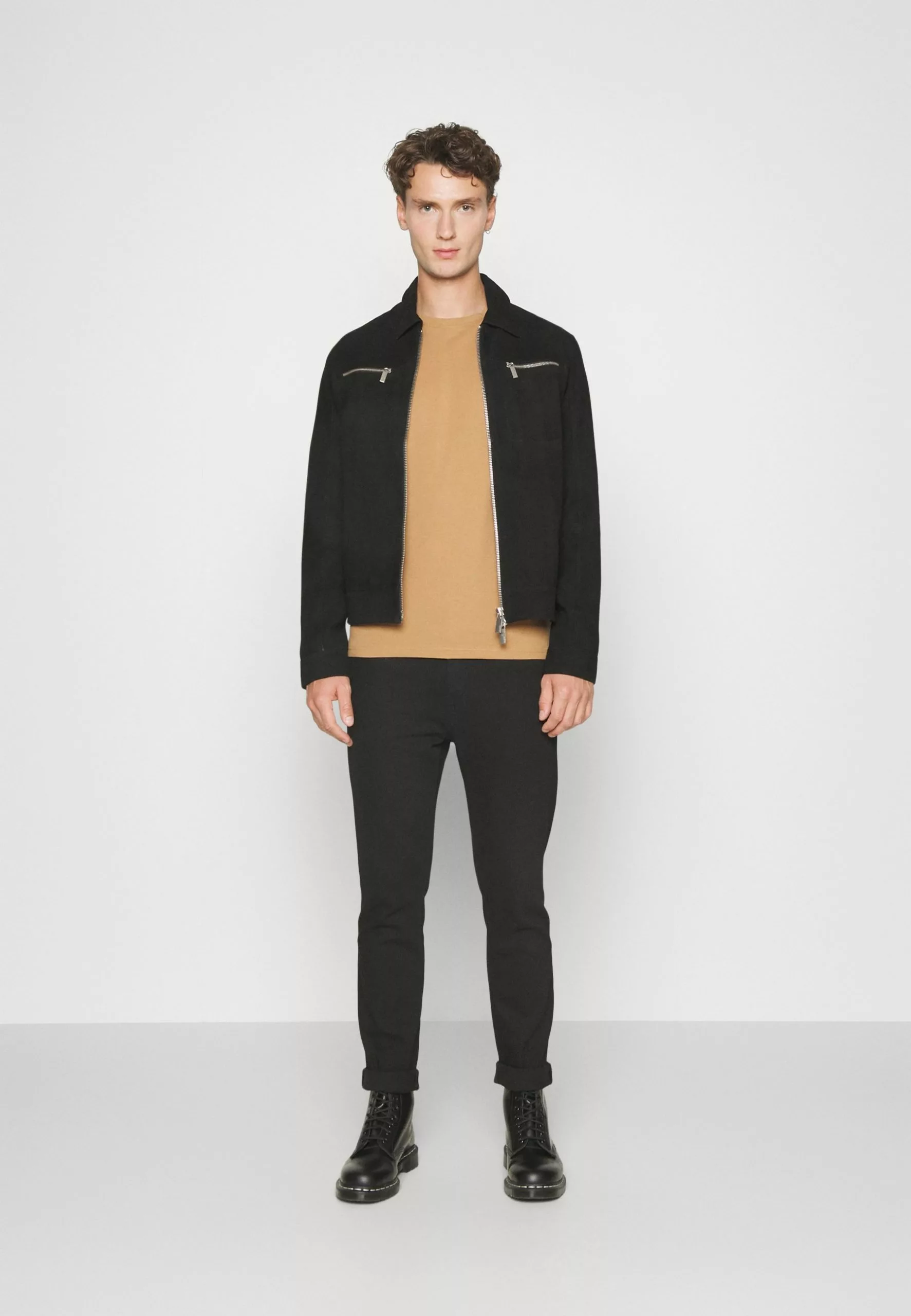 Pier One 5 Pack - Basic T-Shirt - Dark Grey/White/Light Brown 1 Pier One 5 Pack - Basic T-Shirt - Dark Grey/White/Light Brown