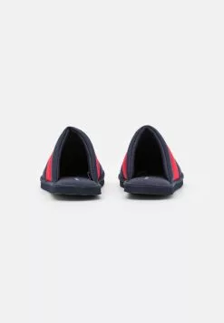 Pier One Unisex - Slippers - Dark Blue/Red 8 Pier One Unisex - Slippers - Dark Blue/Red -Pier One Shop e4c665c9d1924bb88c897c8ef1ee7932