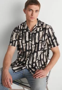 Pier One Shirt - Black