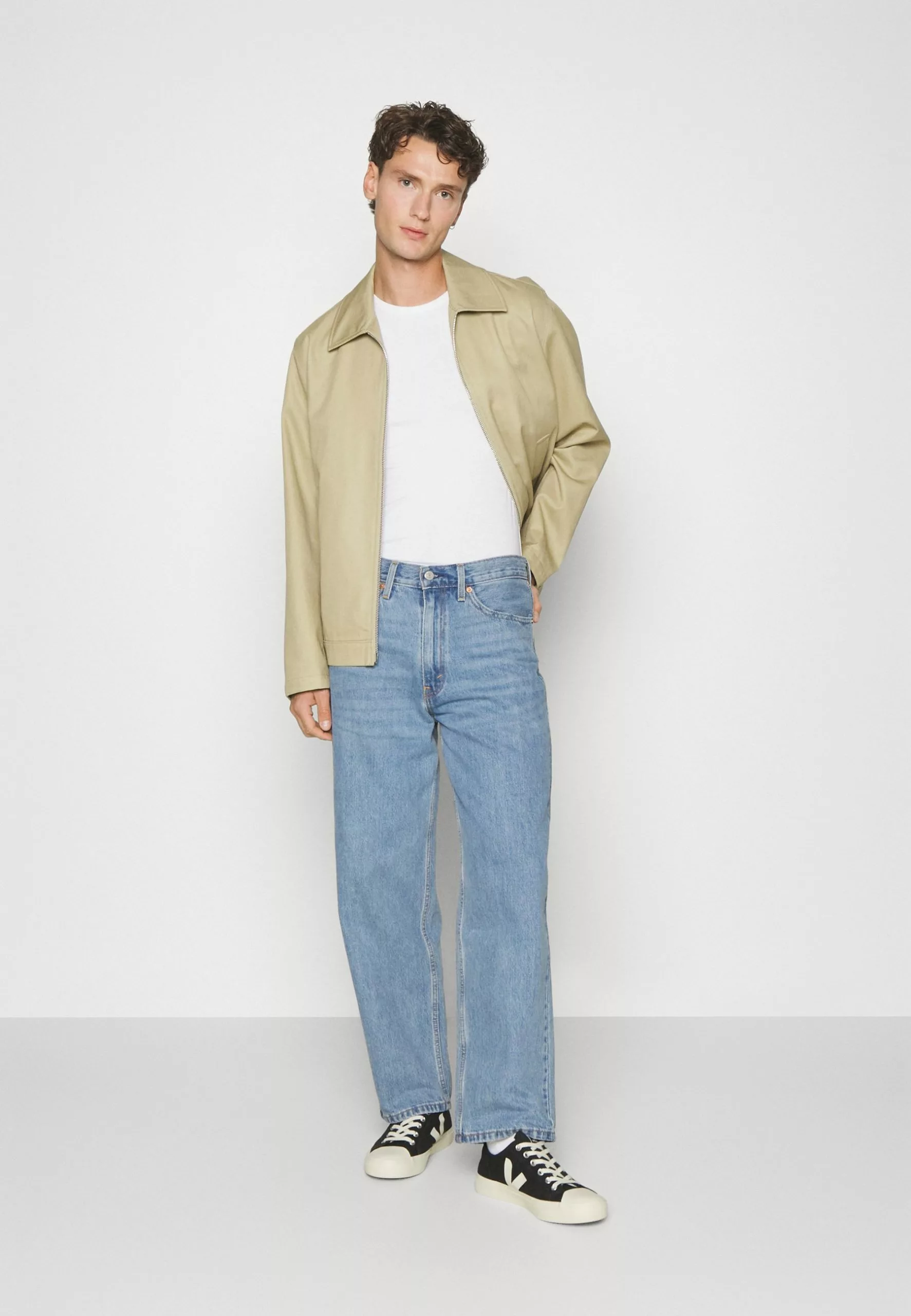 Pier One 3 Pack Muscle Fit- Basic T-Shirt - White 1 Pier One 3 Pack Muscle Fit- Basic T-Shirt - White