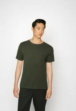 Pier One 7 Pack - Basic T-Shirt - Black/Dark Blue/Dark Green 15 Pier One 7 Pack - Basic T-Shirt - Black/Dark Blue/Dark Green -Pier One Shop f813e743b35a434896682ecea426a1cd