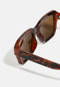 Pier One Unisex - Sunglasses - Black -Pier One Shop faad10b8a5a2445f865f09b5d12427d1