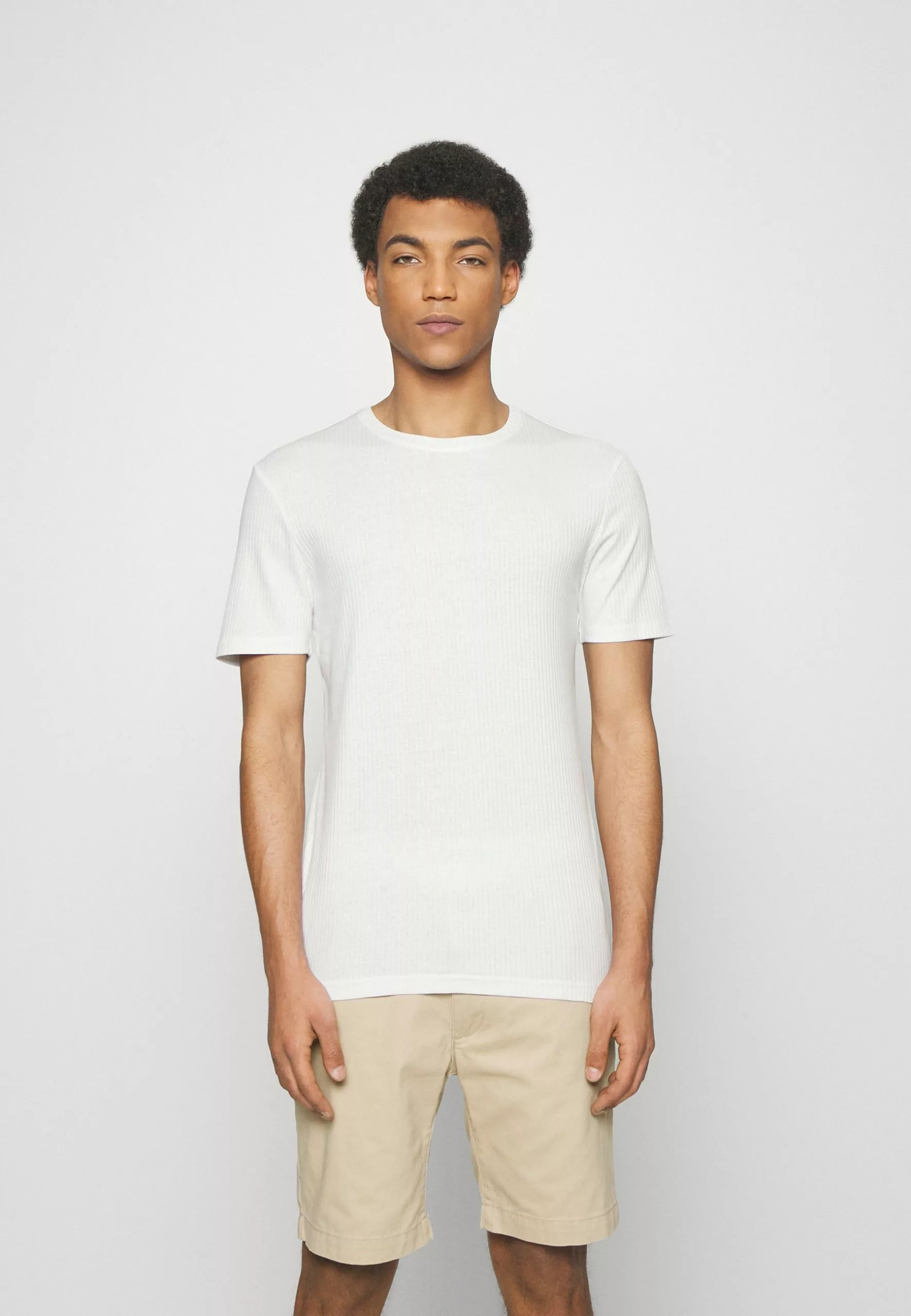 Pier One Slim Fit Ribbed T-Shirt 2 Pack - Basic T-Shirt - White/Black 2 Pier One Slim Fit Ribbed T-Shirt 2 Pack - Basic T-Shirt - White/Black - Image 2