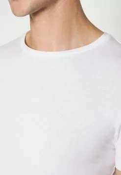 Pier One 3 Pack Muscle Fit- Basic T-Shirt - White 9 Pier One 3 Pack Muscle Fit- Basic T-Shirt - White -Pier One Shop fbff782df8bd48e785ba49657f6e4762