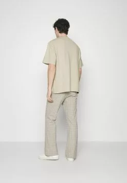 Pier One Basic T-Shirt - Beige -Pier One Shop fc1282f8e7114005b687f995a438664d