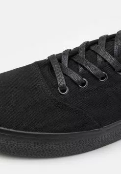 Pier One Unisex - Trainers - Black -Pier One Shop fcd1ca9b82cf4e5ea220bc7c51b2e0c6